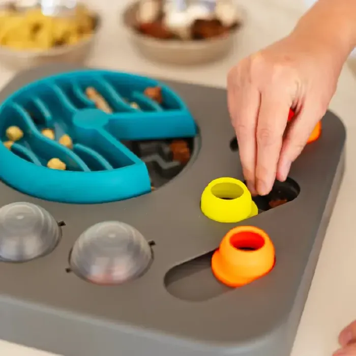 Messy Mutts Flip N Slide Puzzler Feeder MD